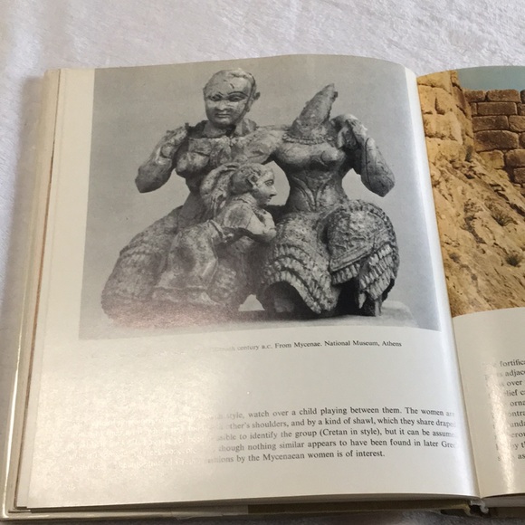 Art of Crete, Mycenae, & Greece. 7 1/2”x9” coffee table book by German Hafner - Picture 15 of 16